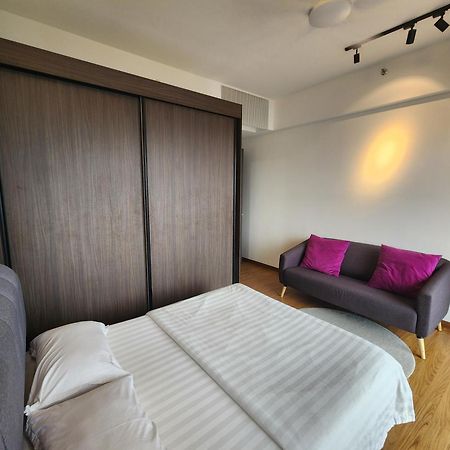Beacon Executive Premium Suite George Town Exterior foto