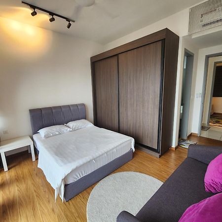 Beacon Executive Premium Suite George Town Exterior foto