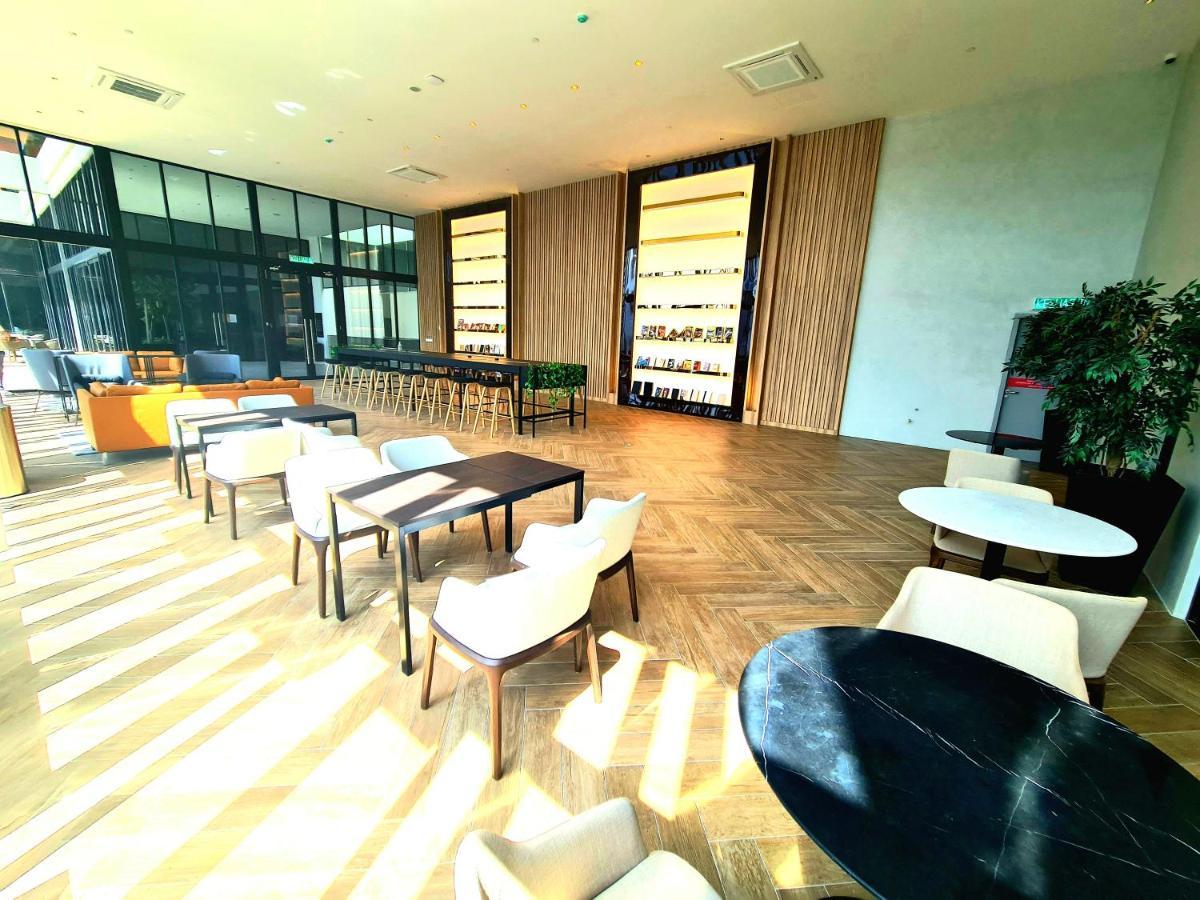 Beacon Executive Premium Suite George Town Exterior foto