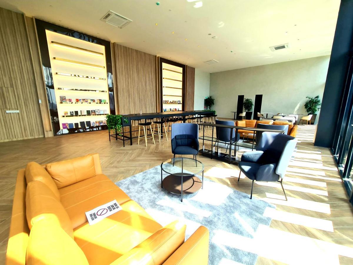 Beacon Executive Premium Suite George Town Exterior foto
