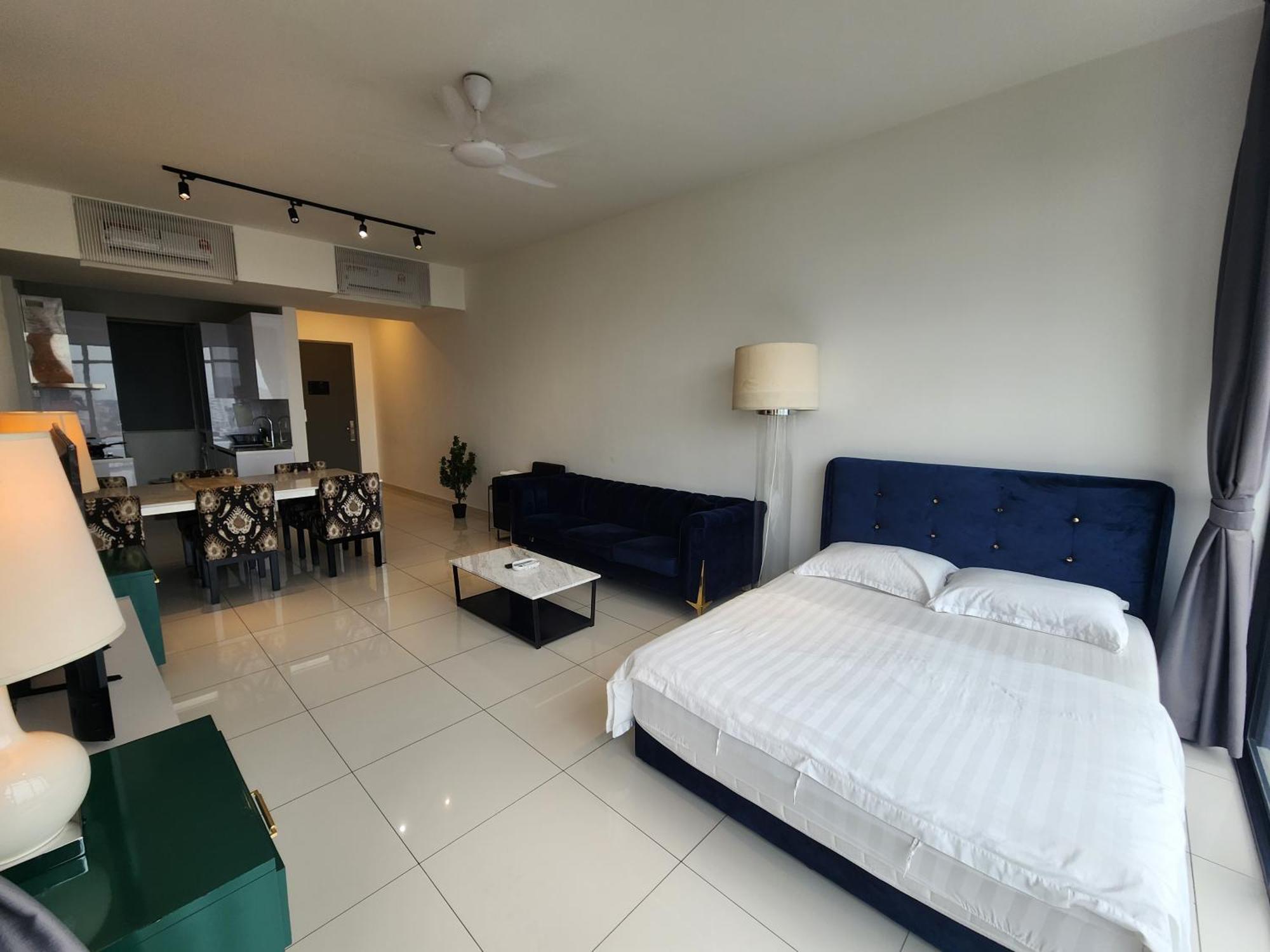 Beacon Executive Premium Suite George Town Exterior foto
