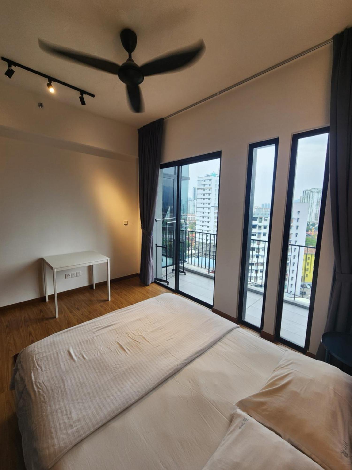 Beacon Executive Premium Suite George Town Exterior foto